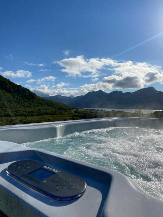 Villa Med Jacuzzi Og Nydelig Utsikt Gravdal  Exterior photo